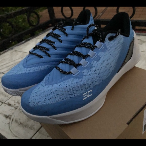 curry 3 low blue